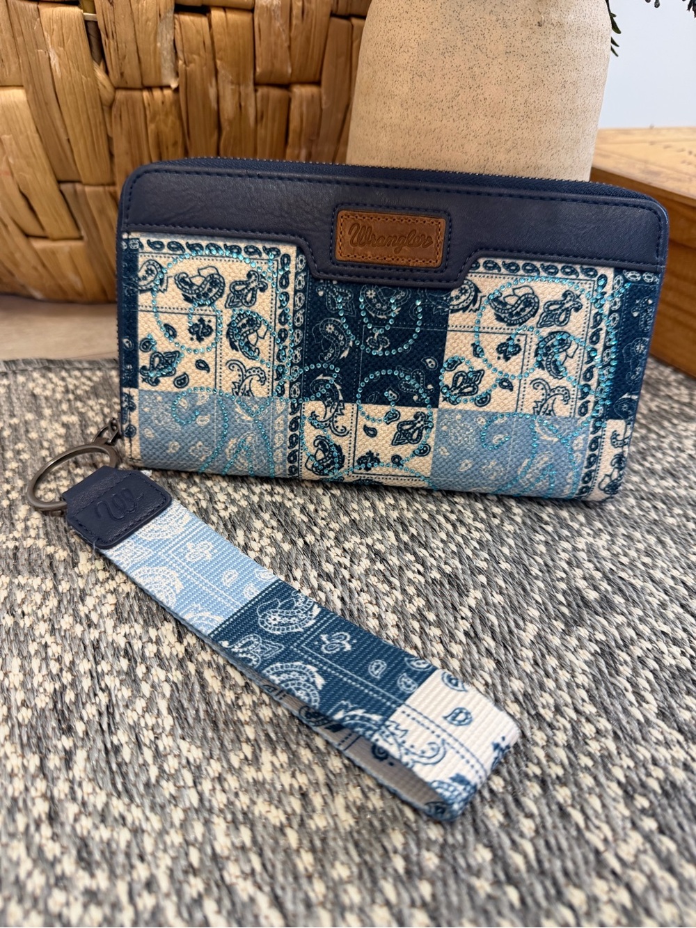 New Wrangler Women’s Patchwork Paisley Wallet Wristlet Wallet Boho Western Large - Picture 7 of 16